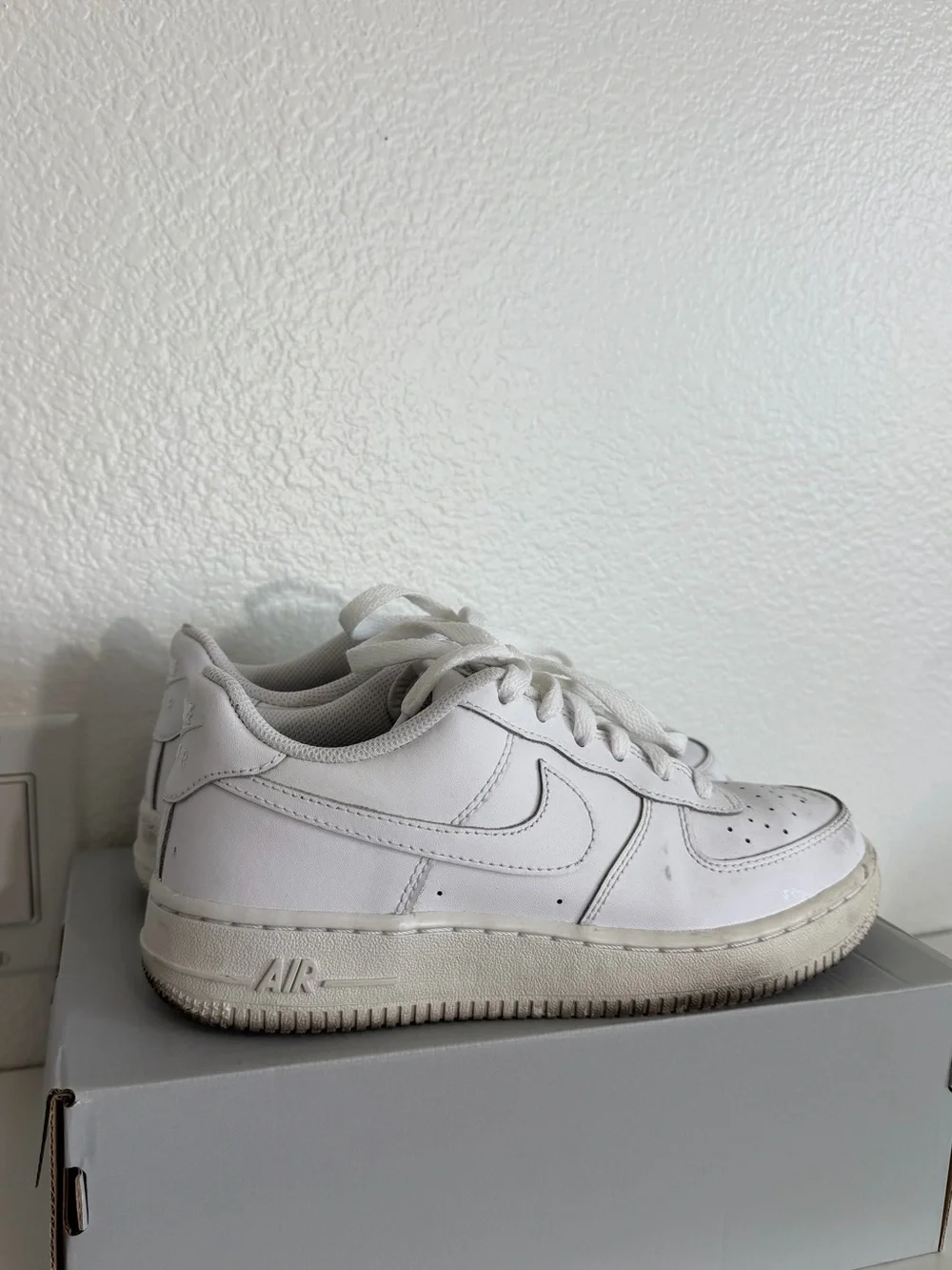 Nine Air Force 1 Low Triple White GS Sneakers 5Y